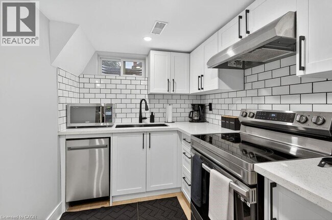 Photo - 331 Rawdon St