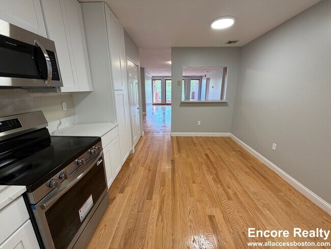 Photo - 1850 Beacon St Unit 3