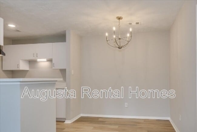 Photo - 2515 Ctr W Pkwy