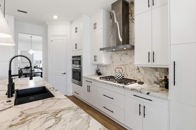 Photo - 655 Hookline Cir