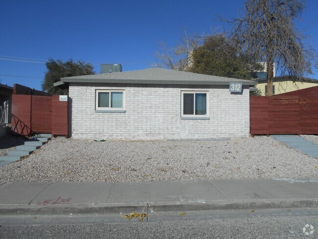 Building Photo - Charming Fully Remodeled Bungalow in Downt... Unit 1 Rental