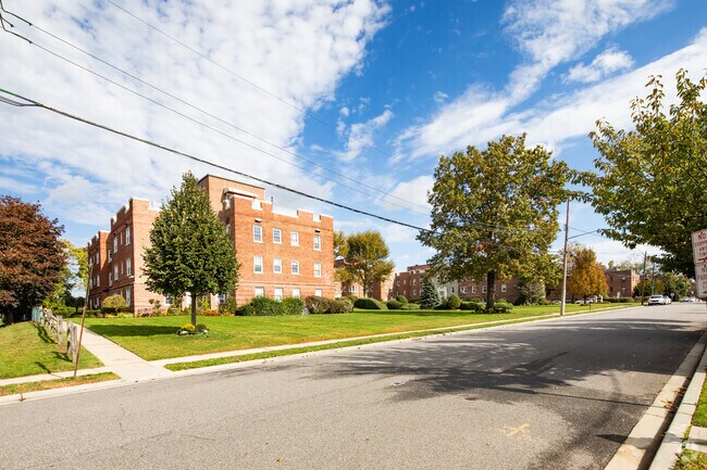 Photo - Riverview Cooperative Residences