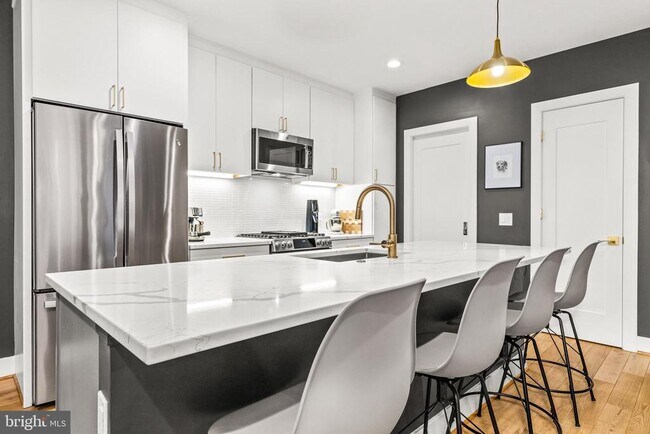 Building Photo - 2234 11th St NW Unit 101