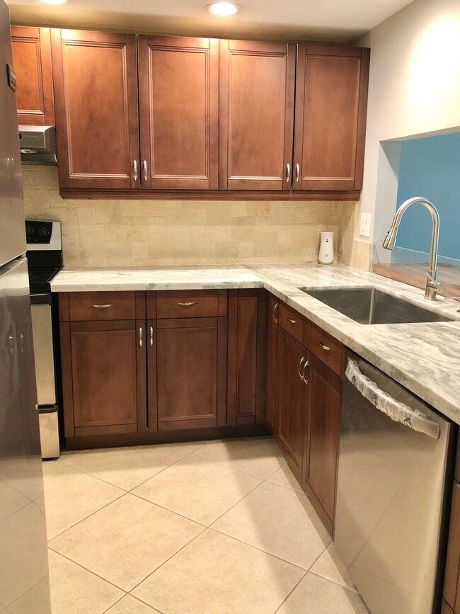 Photo - 9230 Lagoon Pl Unit 302