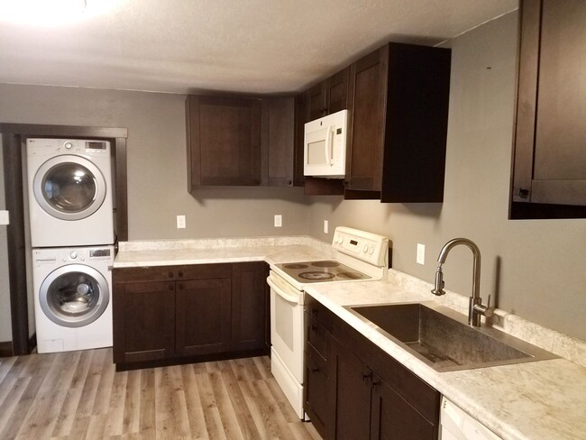 Building Photo - 312 6th St S Unit 318