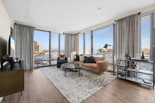 2 BR, 2 BA - 1137 SF