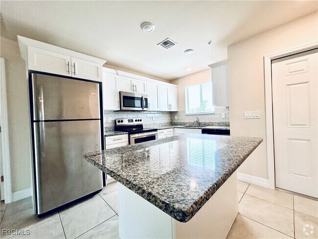 Building Photo - 1625 SW 1st Ave Unit 201 Rental