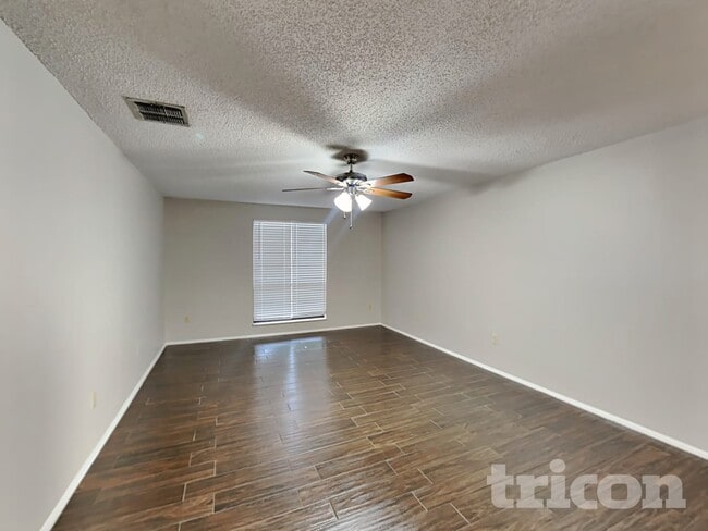 Photo - 8102 Chickasaw Ln