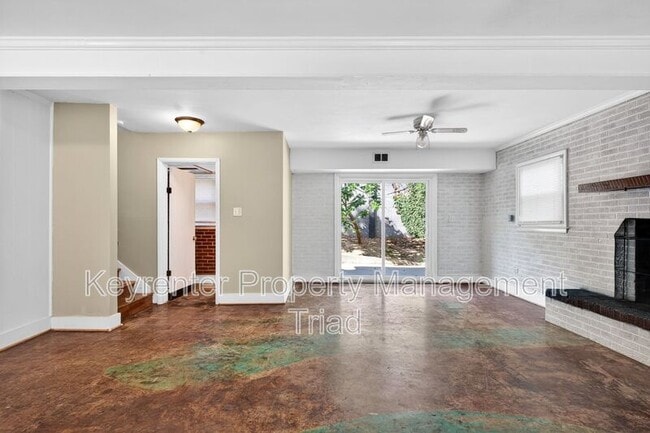 Photo - 1821 W Meadowview Rd