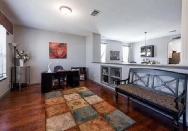 Photo - 4405 Woodstock Dr