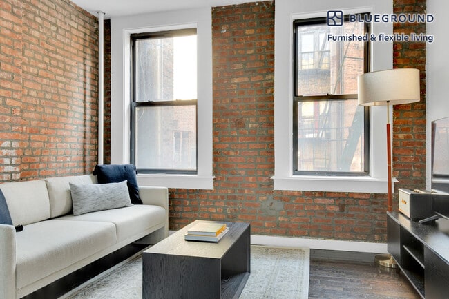 Building Photo - 72 Forsyth St Rental