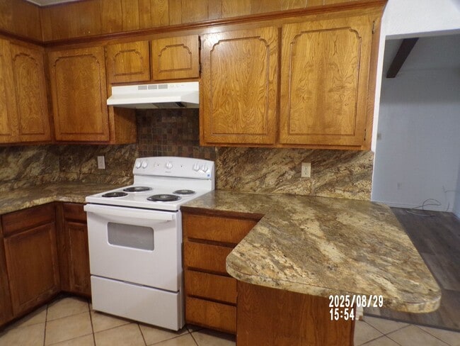 Photo - 2335 NW 41st St