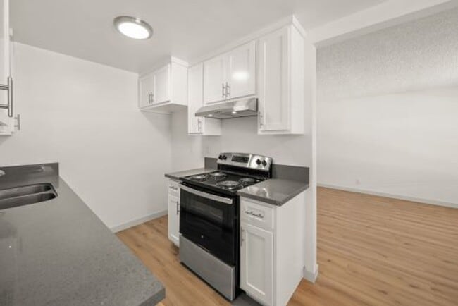 Photo - 800 Linden Ave