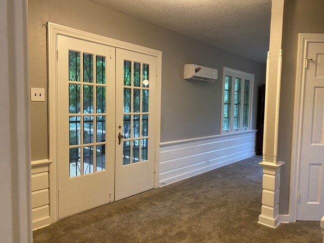 Photo - 910 Nacogdoches Rd