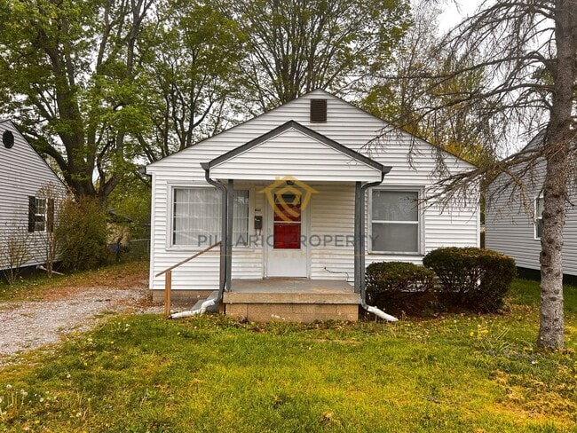 Building Photo - Freshly Renovated, 2 Bedroom, 1 Bathroom Home Available NOW!