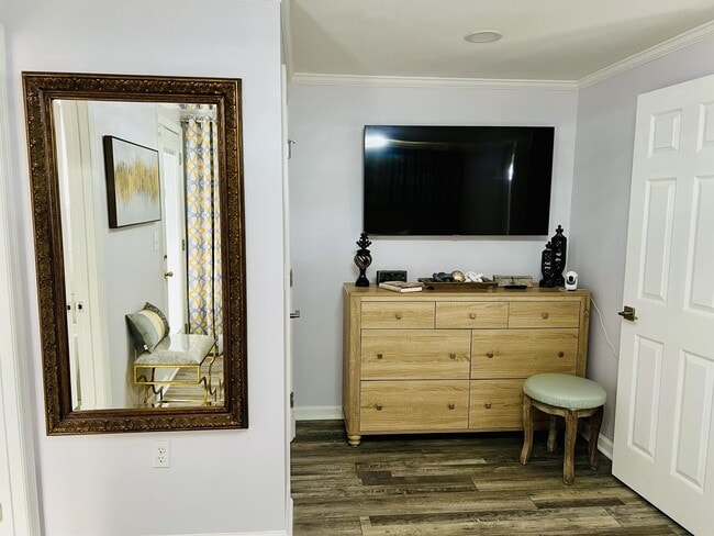 Photo - 325 Pendleton St NW