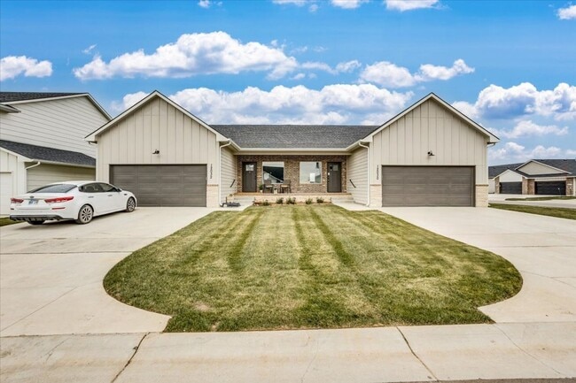 Building Photo - Fox Creek- Chuck Plan Rental
