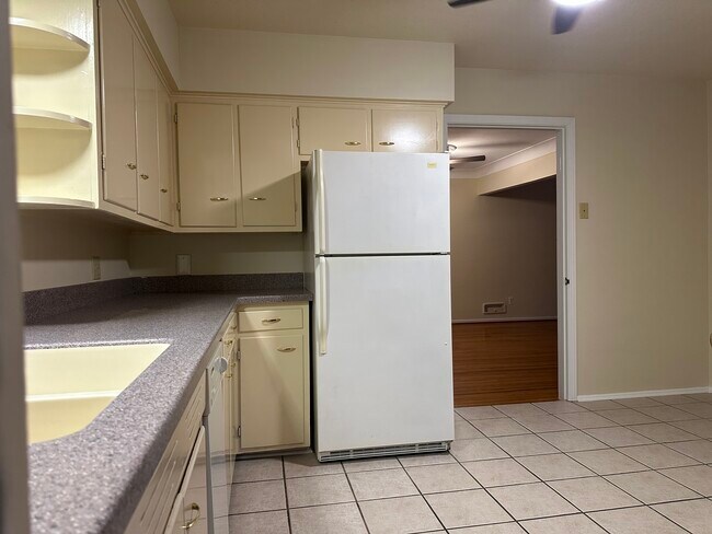 Photo - 2128 Collinway St Unit #4