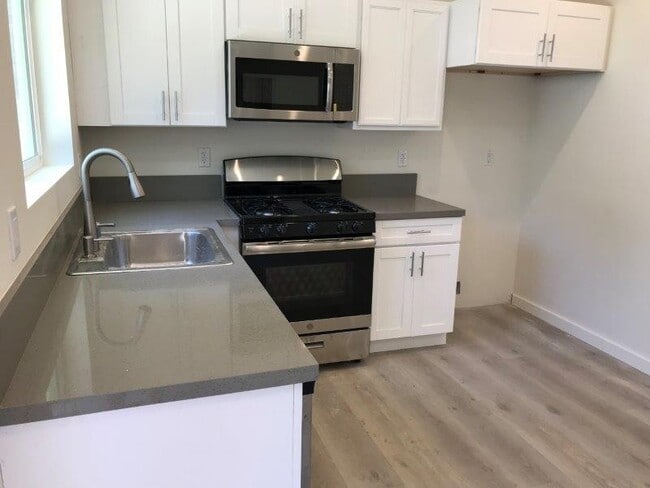 Photo - 18558-18558 Hart St Unit 18558
