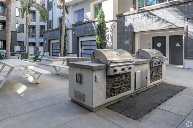 Metro Gateway Apartment Homes
