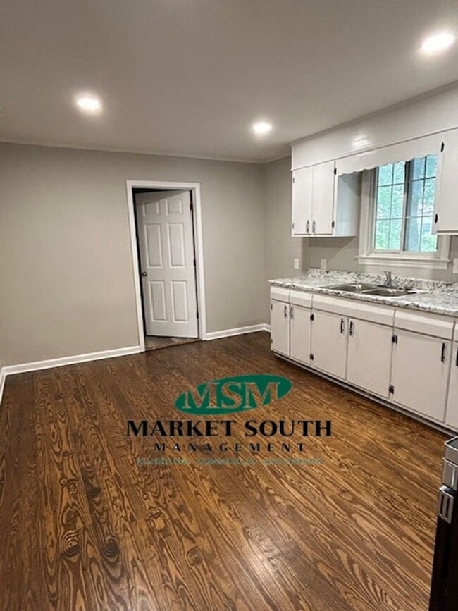 Photo - Remodeled home in East Savannah!