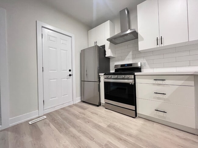 Photo - 33 Somerset Ave