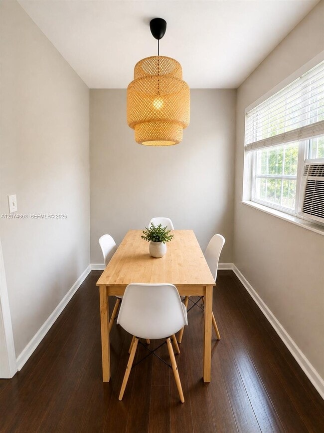 Photo - 375 SW 19th Ave Unit 2