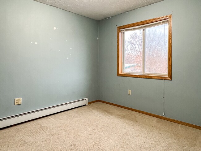 Bedroom 2 - 2216 Longyear Ave Unit 2216