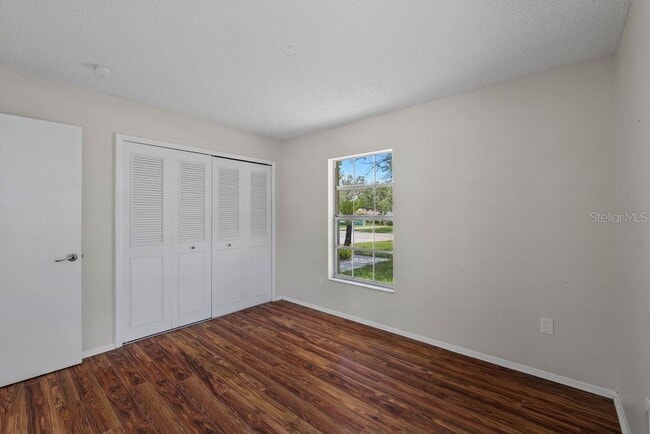 7504 N Sanibel Cir