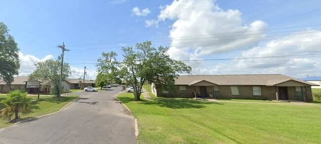 Photo - 815 E Russell Ave