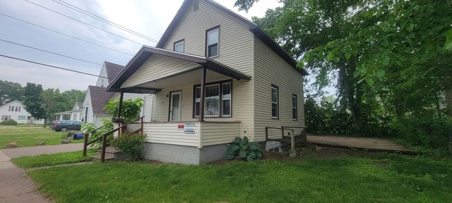 Photo - Single Family Home For Rent: 216 8th Ave