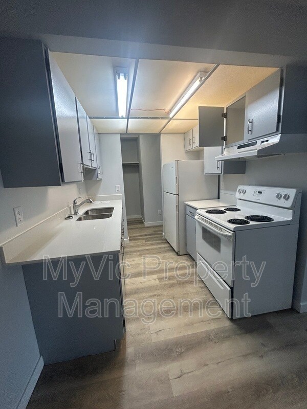 Photo - 10130-10159 159 St NW Unit One-Bedroom