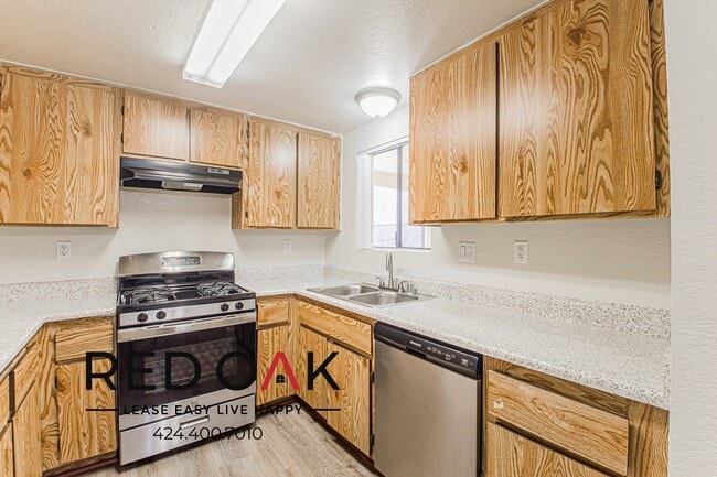 Building Photo - 2680 E Highland Ave Unit 323