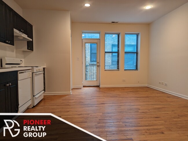 Photo - 914 W Dakin St Unidad 405