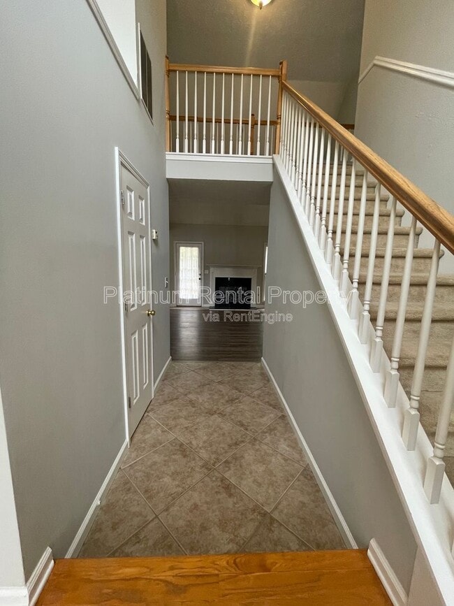 Photo - 475 Ellesmere Way