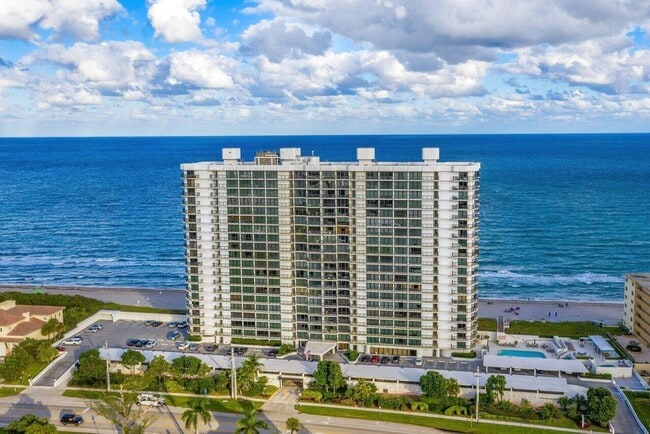 Building Photo - 250 S Ocean Blvd Unit 6c