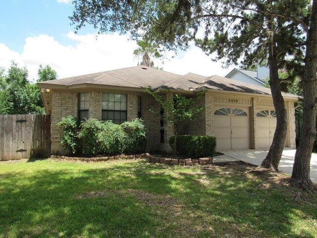 Building Photo - 3 Bedroom in Encino Park!