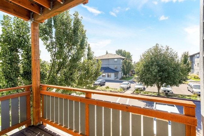 Photo - Howard Commons