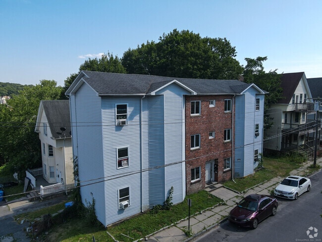 Building Photo - 132 Easton Ave Rental