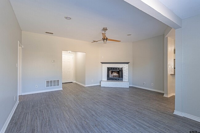 Photo - 5605 Calais Drive