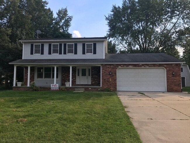 Photo - 264 Pickwick Dr