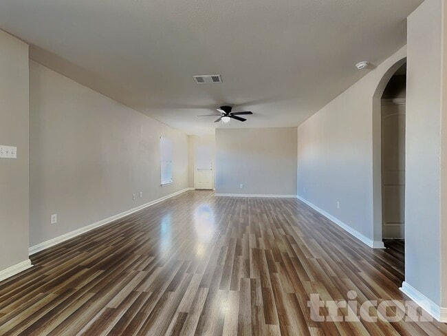 Photo - 1405 Breanna Ln