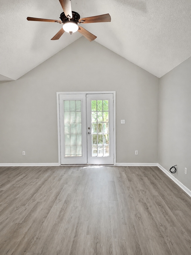 Photo - 3107 Wingfield Way