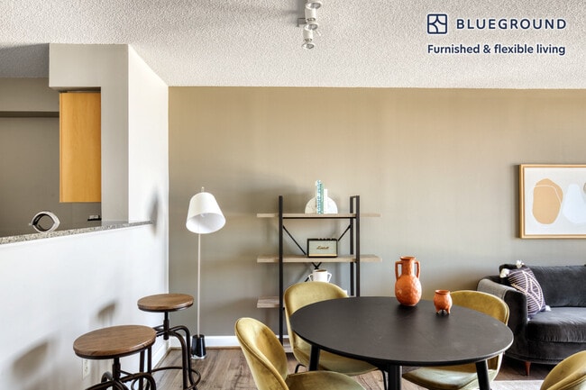 Photo - 4835 Cordell Ave Unidad FL7-ID597