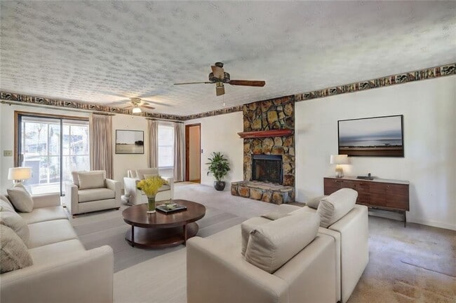 Photo - 503 Fayetteville Rd