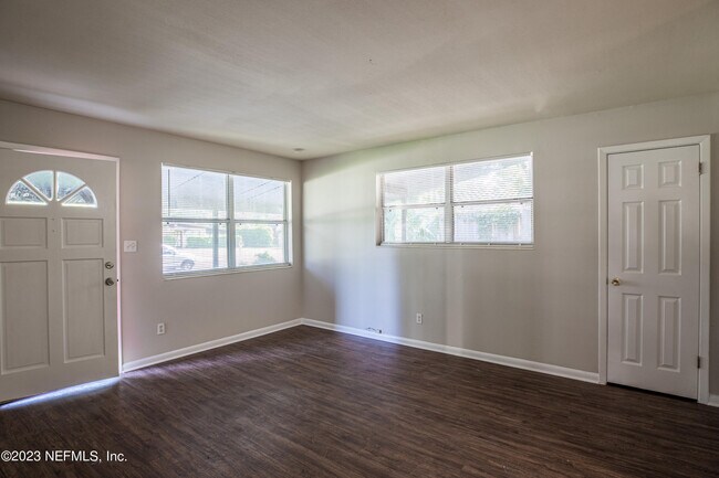 Photo - 6722 Frye Ave W