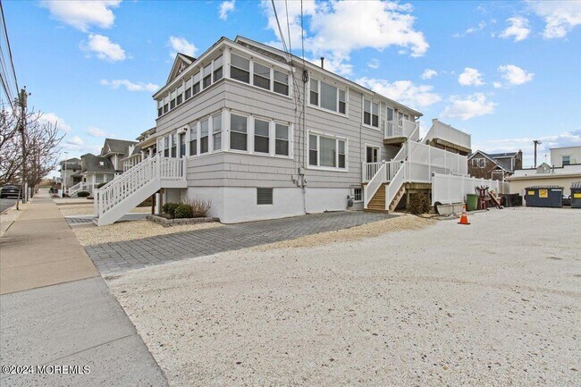 51 3rd Ave