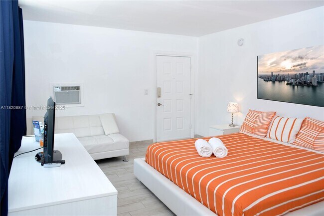 Photo - 1600 Pennsylvania Ave Unit 10