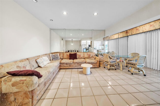 Photo - 2400 S Ocean Dr Unidad 312(availableJan2)