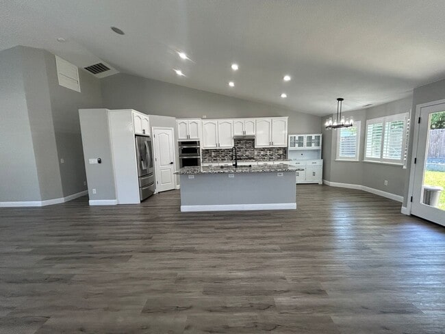 Photo - 2464 Oak Crest Dr